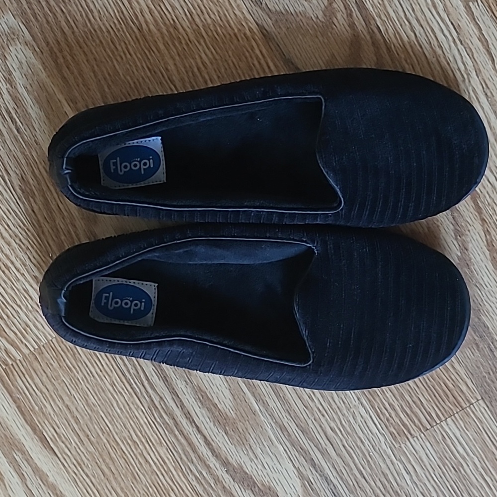 Floopi Slippers. - Picture 2 of 5